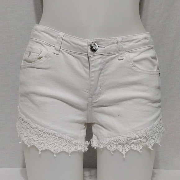 Guess Girls White Lace Fringe Hem Denim Jean Shorts Size 14 Waist 26 Summer Boho - Picture 1 of 5
